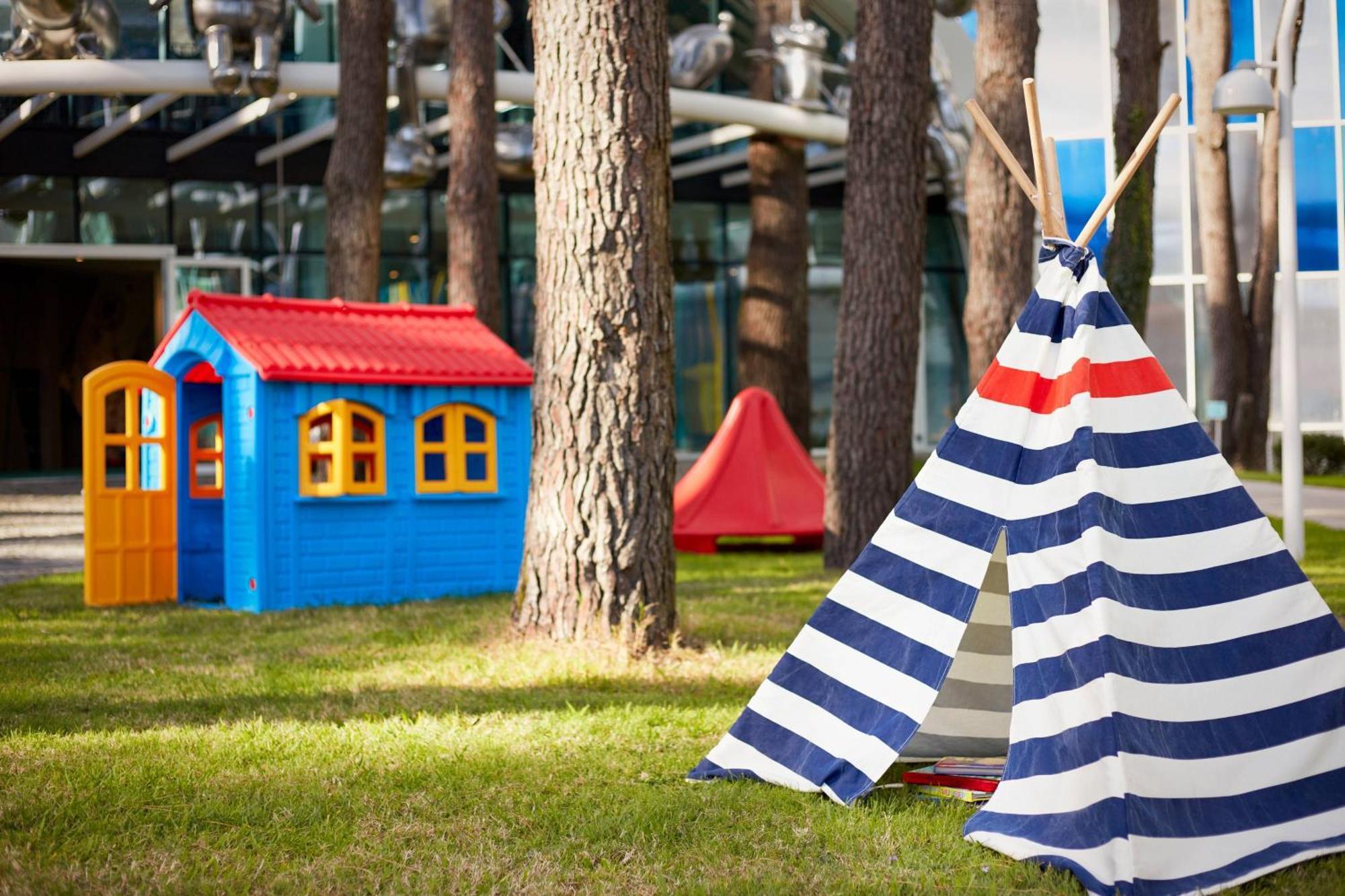 Paragraph Resort & Spa Shekvetili, Autograph Collection Exteriér fotografie Children's play area