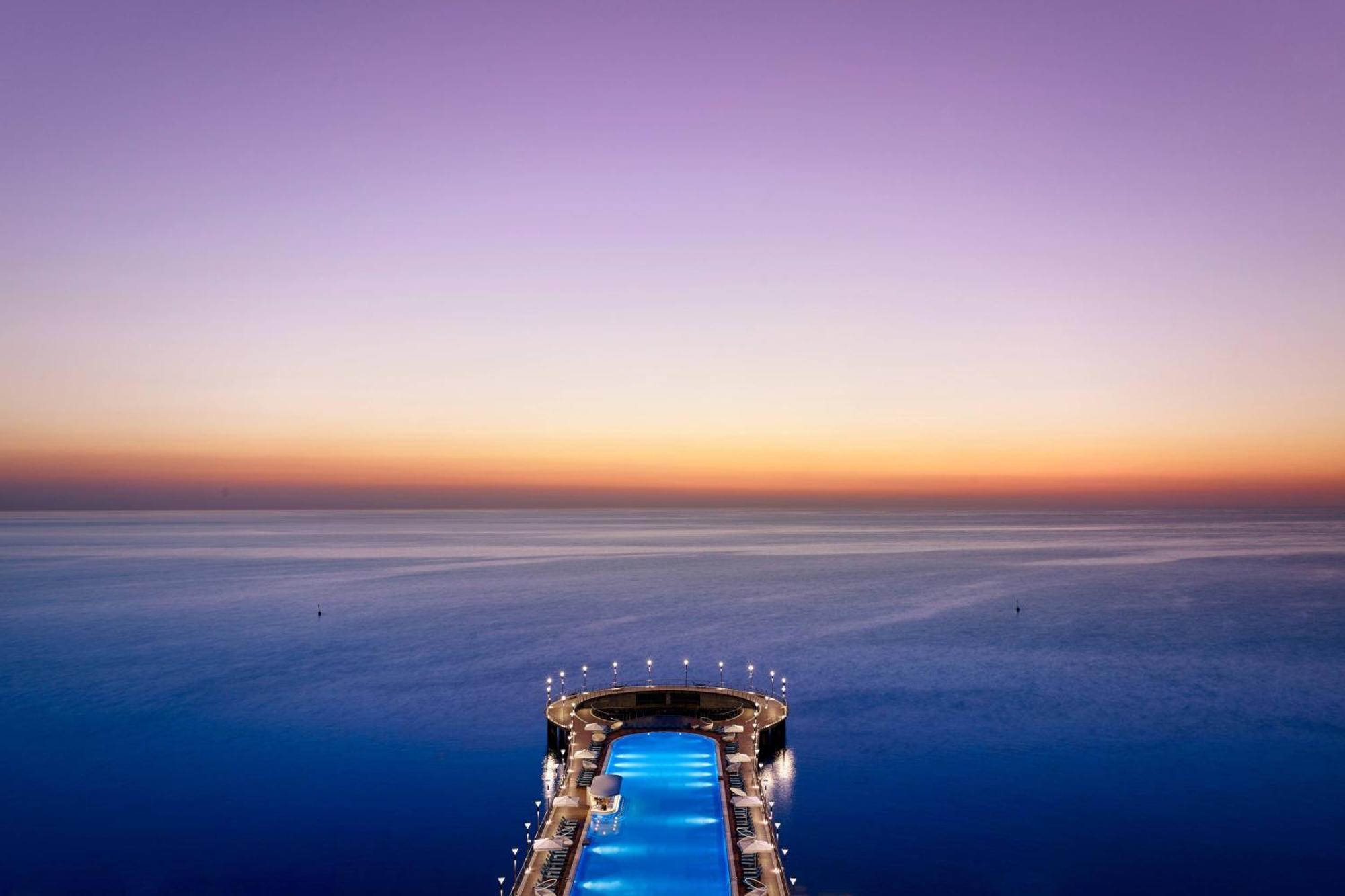 Paragraph Resort & Spa Shekvetili, Autograph Collection Exteriér fotografie The pier at sunset
