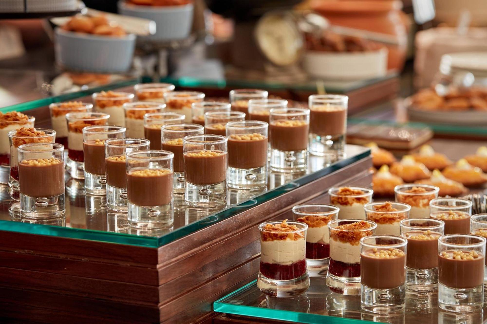 Paragraph Resort & Spa Shekvetili, Autograph Collection Exteriér fotografie Chocolate dessert