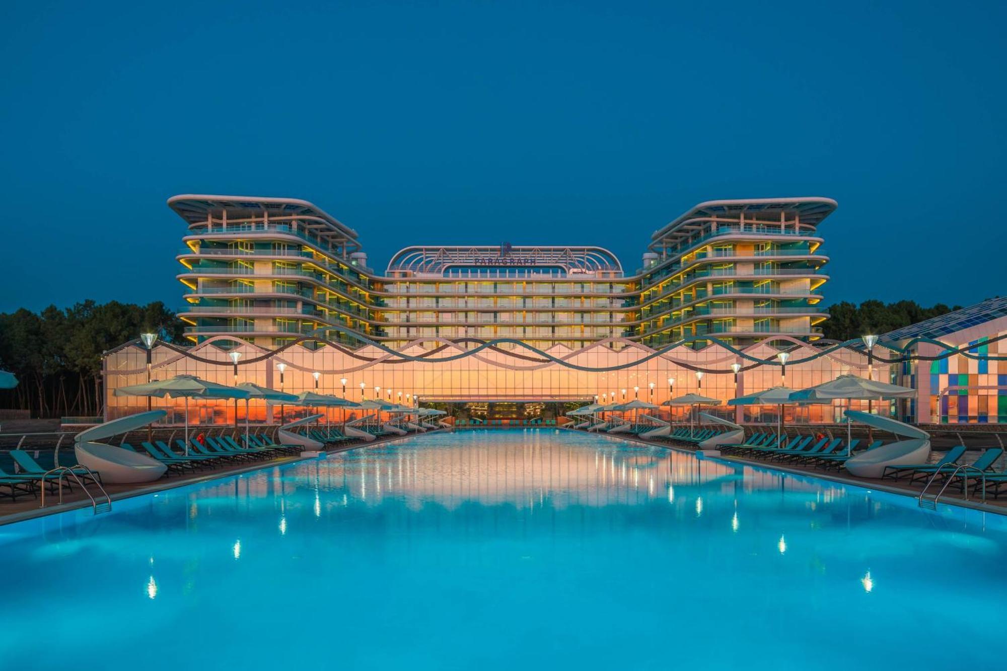 Paragraph Resort & Spa Shekvetili, Autograph Collection Exteriér fotografie The hotel at night